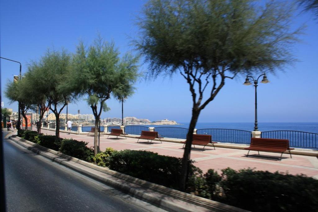 Super Luxury Apartment In Tigne Point, Amazing Sea Views Sliema Esterno foto