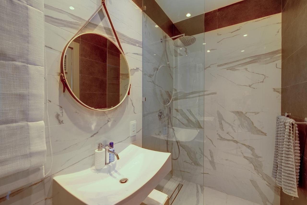 Super Luxury Apartment In Tigne Point, Amazing Sea Views Sliema Esterno foto