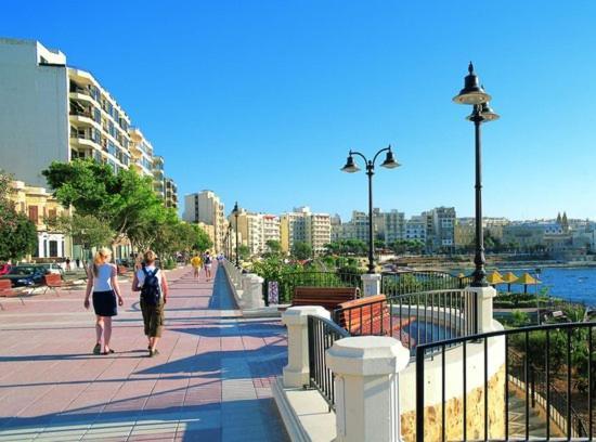 Super Luxury Apartment In Tigne Point, Amazing Sea Views Sliema Esterno foto